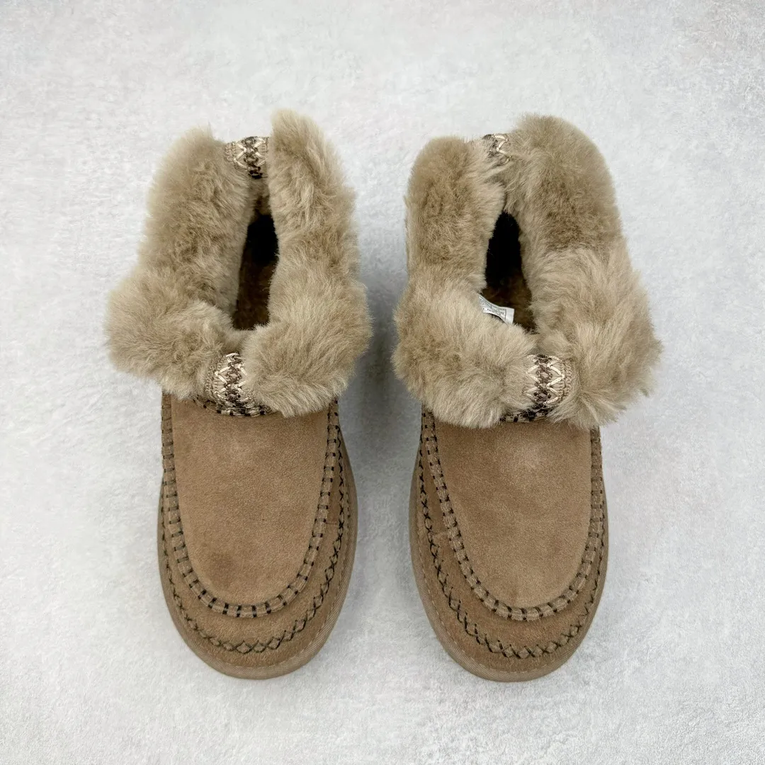 Pick up locally 💰560 UGG 8224 Alpine low-cut autumn and winter sheep fur integrated snow boots. All shoes are made from ZP. Longfeng A-grade Australian imported sheep fur integrated brand OEM production line. Fully follow the ZP process. OEM original pattern maker. Adhering to the principle of no original shoes and no development selection. Pay attention to every detail. The most authentic version on the market TREADLITE "Light Wing" technology outsole Lightweight/durable/flexible/pile size: 35 36 37 38 39 40 Coding: by3936000